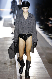 Moschino FALL 2018 MENSWEAR Milan MFW коллекция Moschino осень 2018 мужская неделя моды в Милане Mainstyles